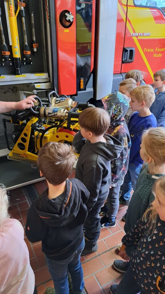 Foto: Brandschutzerziehung mit der Grundschule Hude Süd