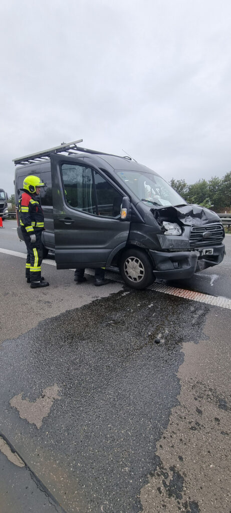 Einsatzfoto: Auffahrunfall auf der A28 Richtung Oldenburg