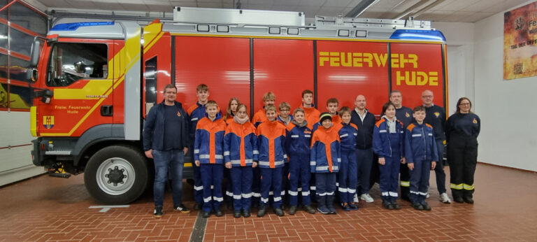 Foto: Spende für neue Sicherheitsschuhe