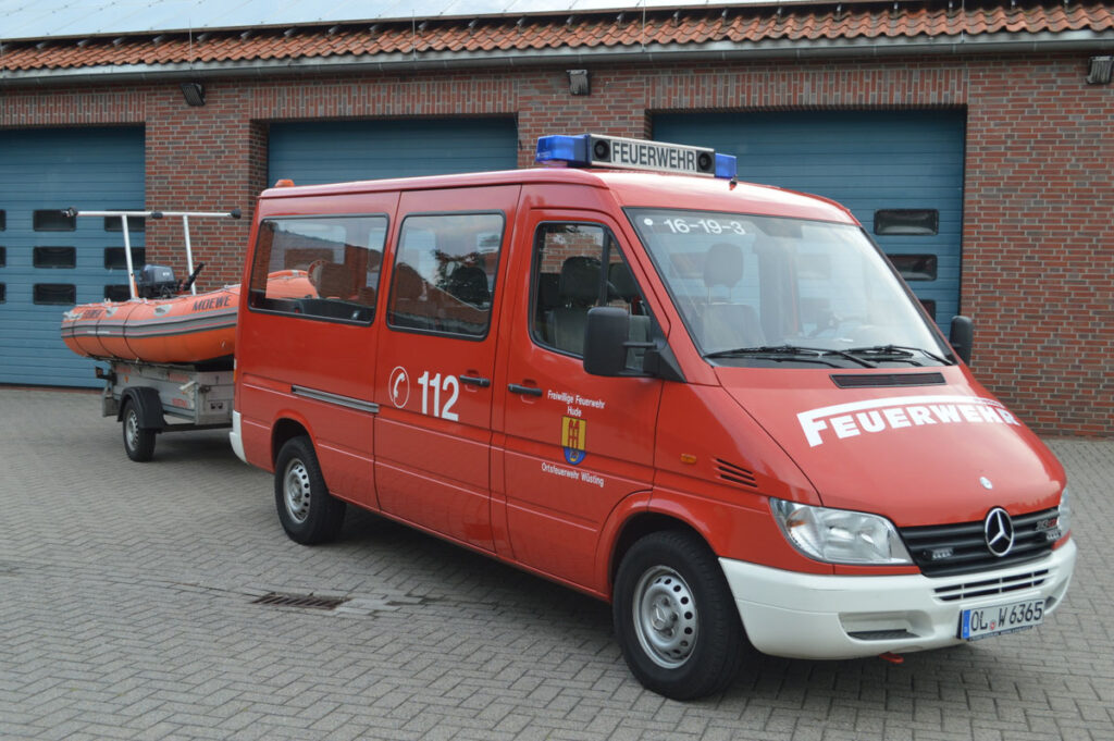 Mannschaftstransportwagen MTW der Feuerwehr Wüsting